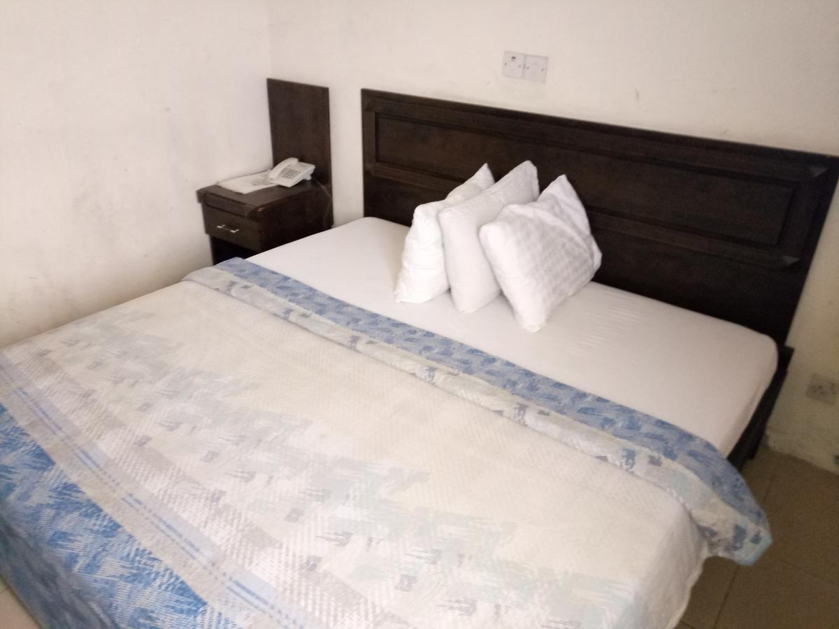 Hotel Benizia Asaba Exterior foto