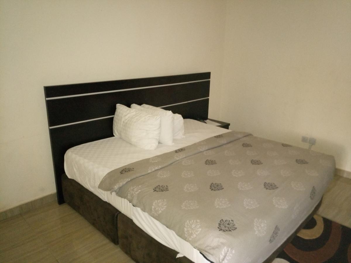 Hotel Benizia Asaba Exterior foto